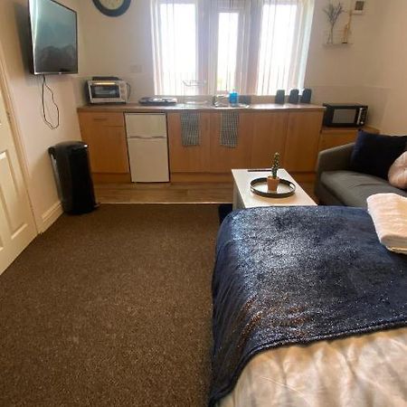 Bv Cosy Studio Eleven At Deighton Huddersfieldアパートメント エクステリア 写真