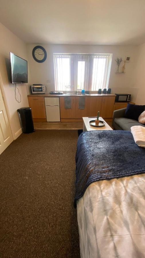 Bv Cosy Studio Eleven At Deighton Huddersfieldアパートメント エクステリア 写真